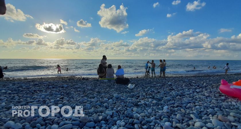 Забирают прямо с пляжа: семь строгих запретов для отдыхающих на море в Сочи 