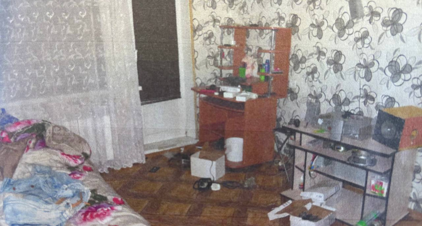 Зубную пасту, шоколад и паспорт вынесли "домушники" из квартиры Волжанина