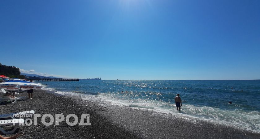 "Куча медуз и запах фекалий": названы худшие пляжи юга России