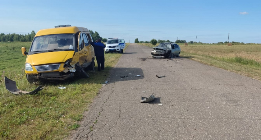 В утреннем ДТП в Сернурском районе пострадал водитель легковушки: виновник мог быть пьян