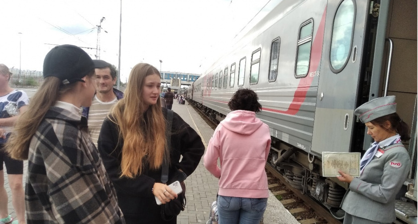 Онемевшие пассажиры: в поездах РЖД ввели строгий запрет на разговоры