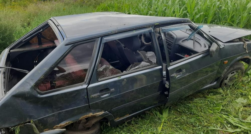 Нетрезвый водитель вылетел с дороги и перевернулся в Волжском районе