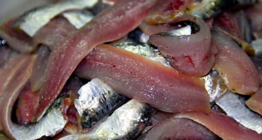 Опасная рыба изобилует паразитами: мы ее подаем на стол и даем детям