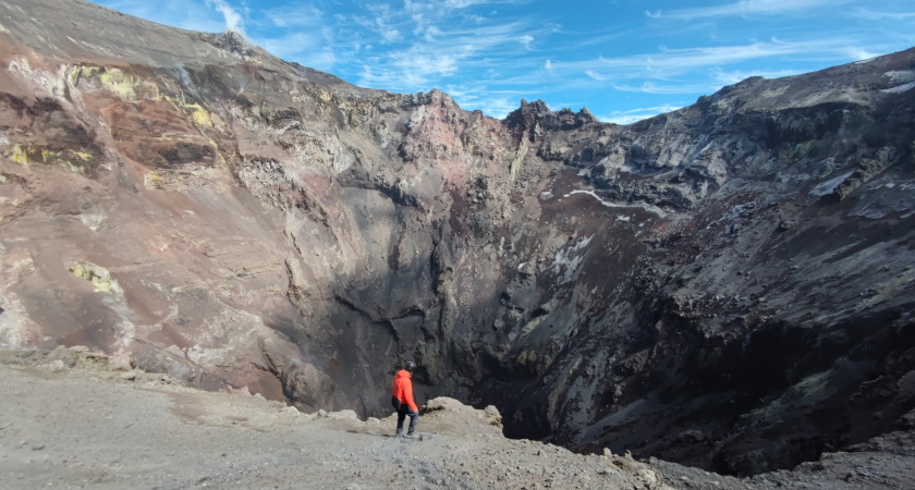 Йошкар-олинского туриста эвакуировали на вертолете МЧС с самого большого вулкана Евразии