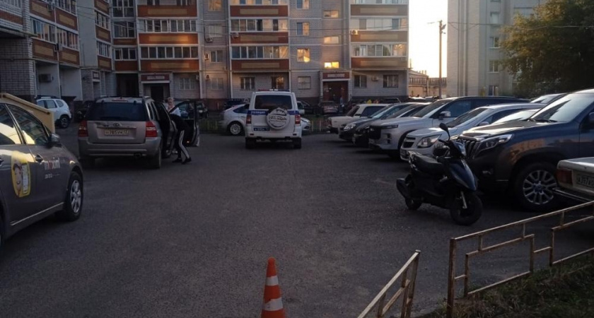  6-летний ребенок неожиданно выбежал на дорогу и попал под колеса в Волжске