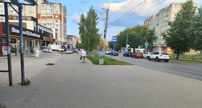 Девочку увезли на скорой после наезда электросамоката на тротуаре в Йошкар-Оле