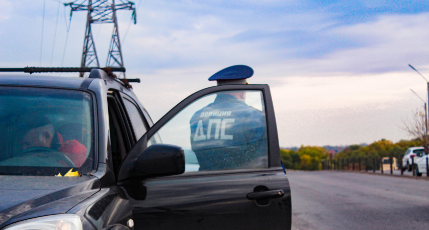 С 25 сентября будут лишать прав за вождение без куртки: автомобилисты остолбенели, узнав о новом правиле