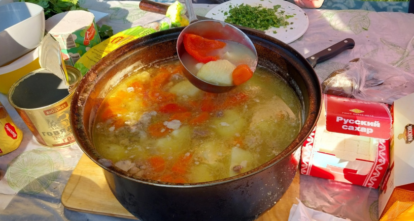 Скрытая угроза: эксперт назвала самую вредную посуду для варки супа