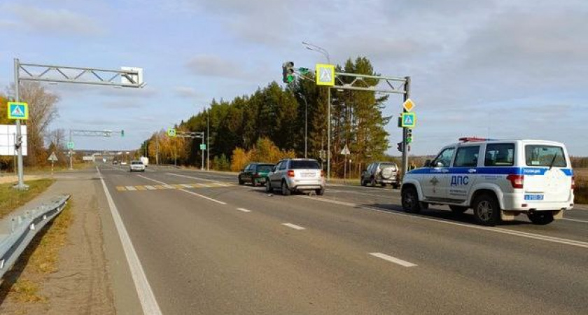 Женщина пострадала в тройной аварии в Медведевском районе