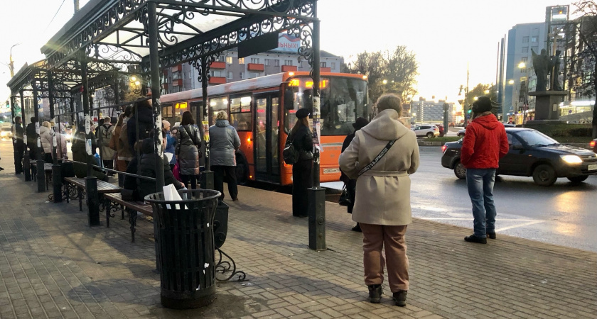 Сбережения обратятся в прах: грядущая волна девальвации в октябре обнулит накопления россиян, как в 90-е