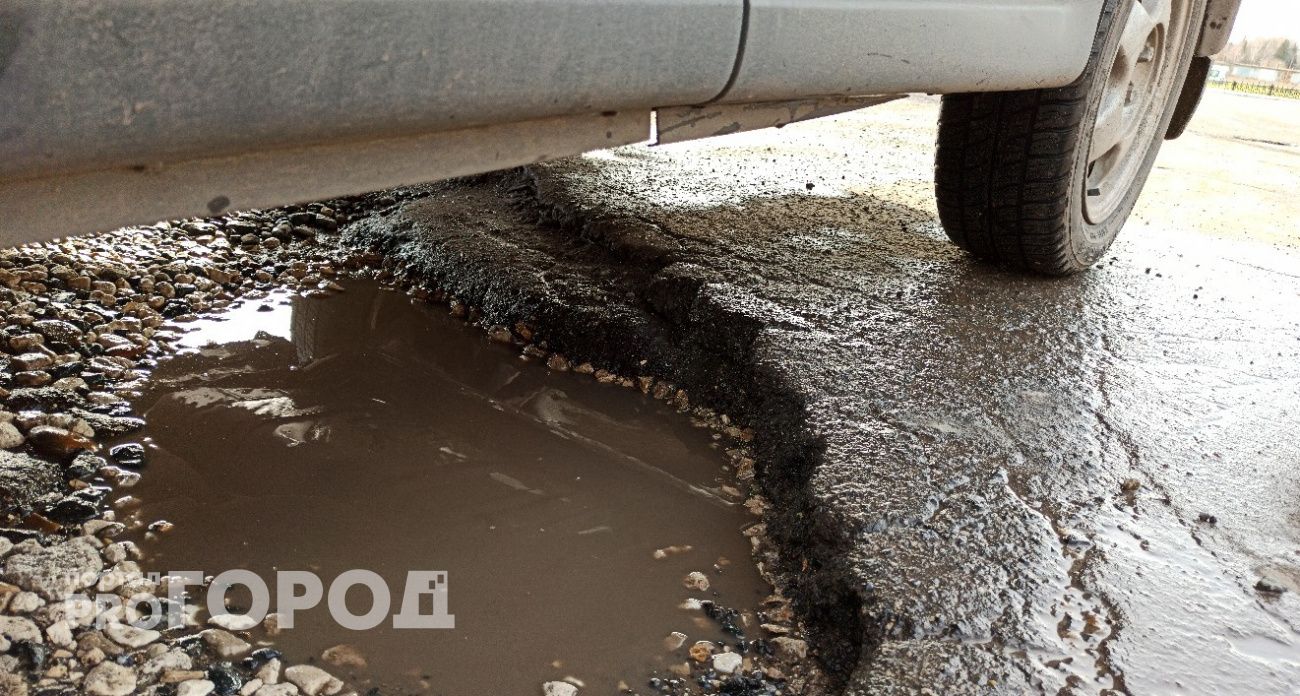 Ямы во дворе в Советском залатали только после обращения жителей в прокуратуру