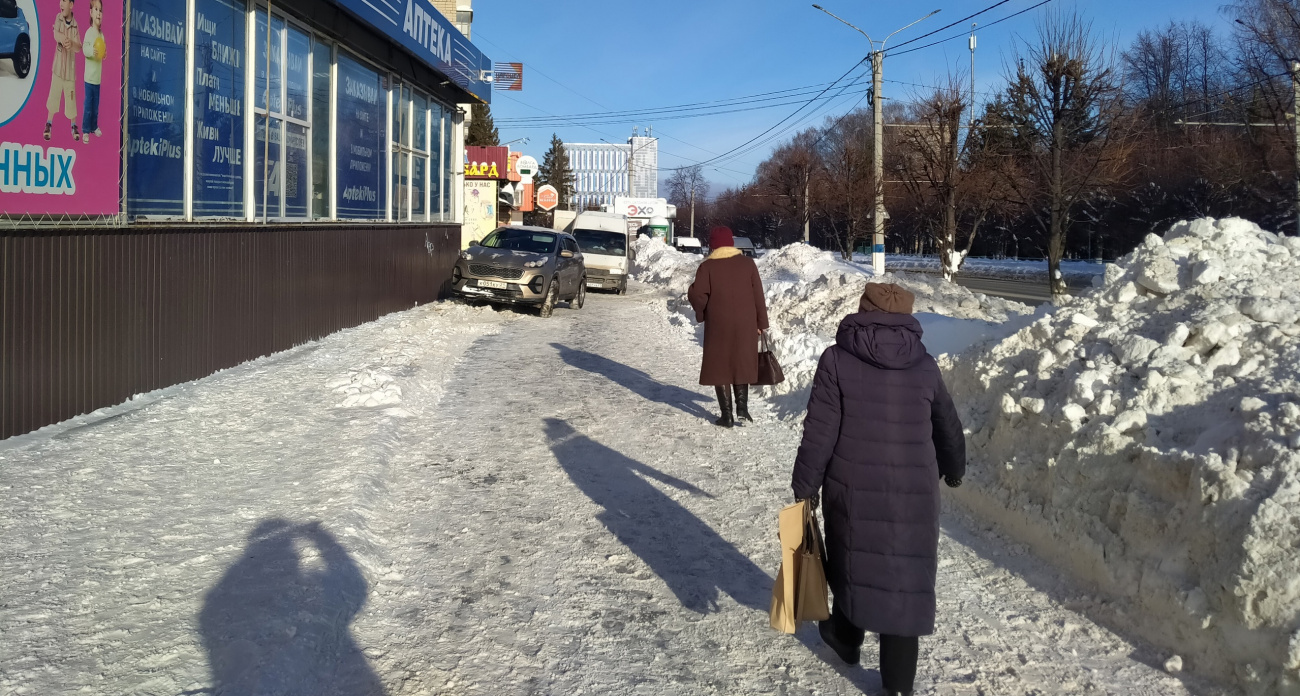 Довольные пенсионеры: избавили от платы за капремонт и вывоз мусора - но есть подвох