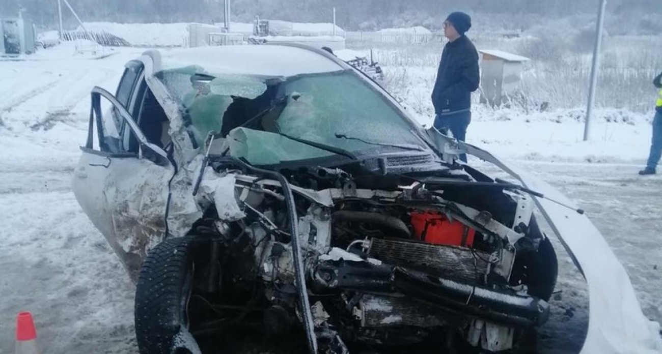 Несколько человек пострадало в тройной аварии в Медведевском районе