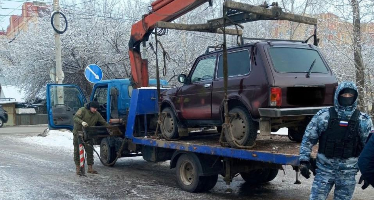 Должник на внедорожнике попался приставам во время облавы в Йошкар-Оле