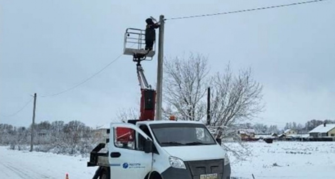 Детскую площадку и две улицы вывели из сумрака в Якимово