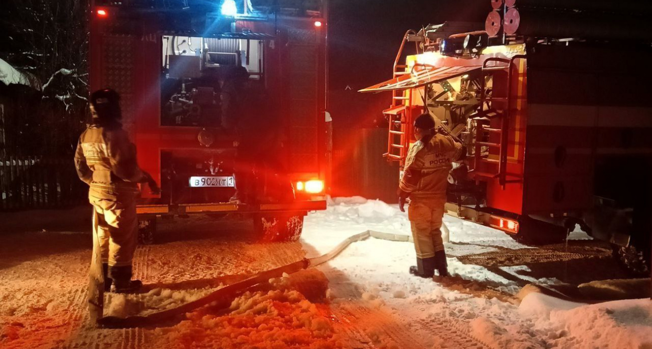 Утреннее пламя сожгло дом в Йошкар-Оле