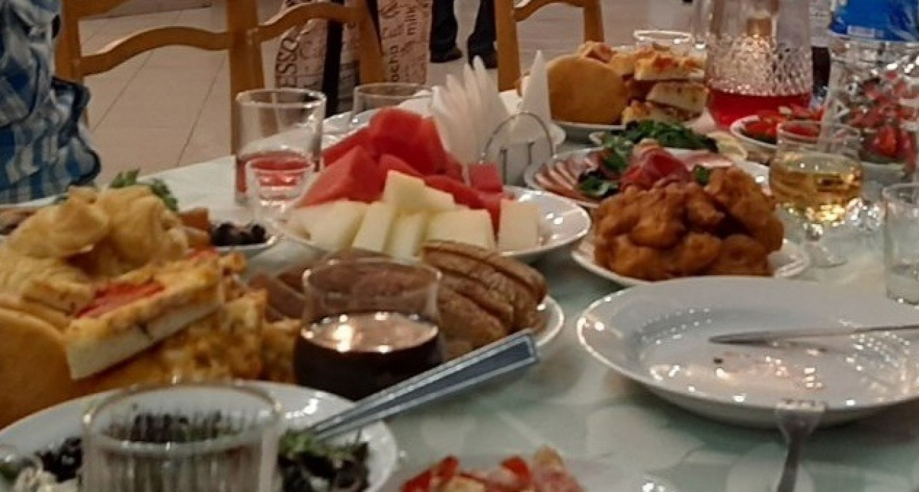 Вредная бомба на новогоднем столе: отдаем кучу денег и едим не глядя