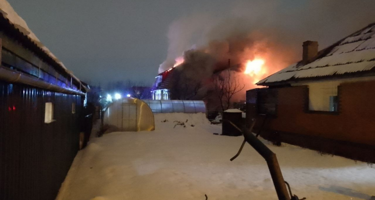 Семья чудом спаслась из полыхающего дома в Йошкар-Оле