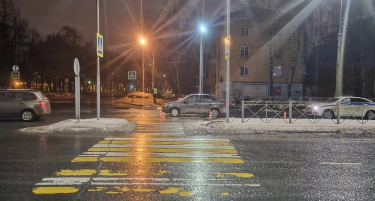 В Йошкар-Оле сорвиголова на Ладе отправил в больницу сразу двух пешеходов