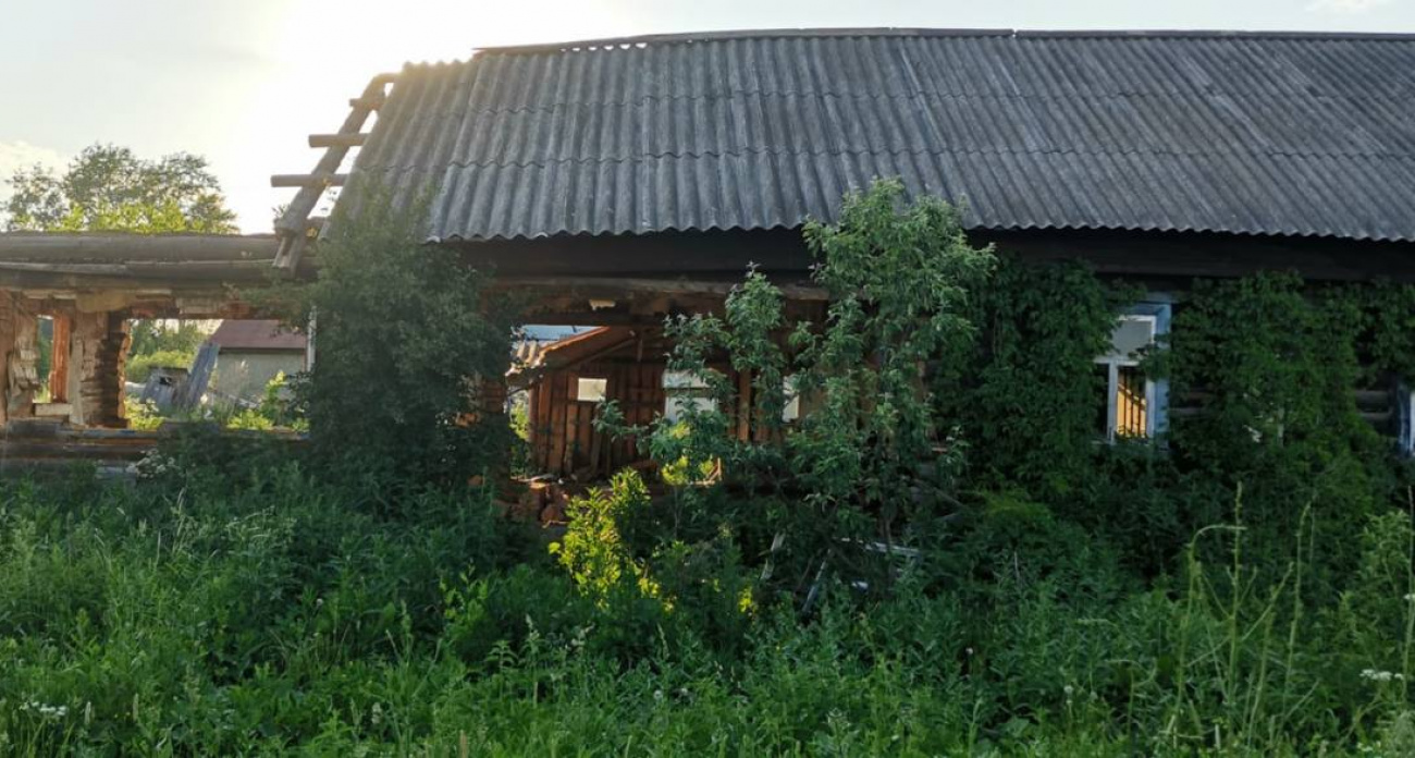 Две рассыпающиеся заброшки снесли в Оршанке только через суд