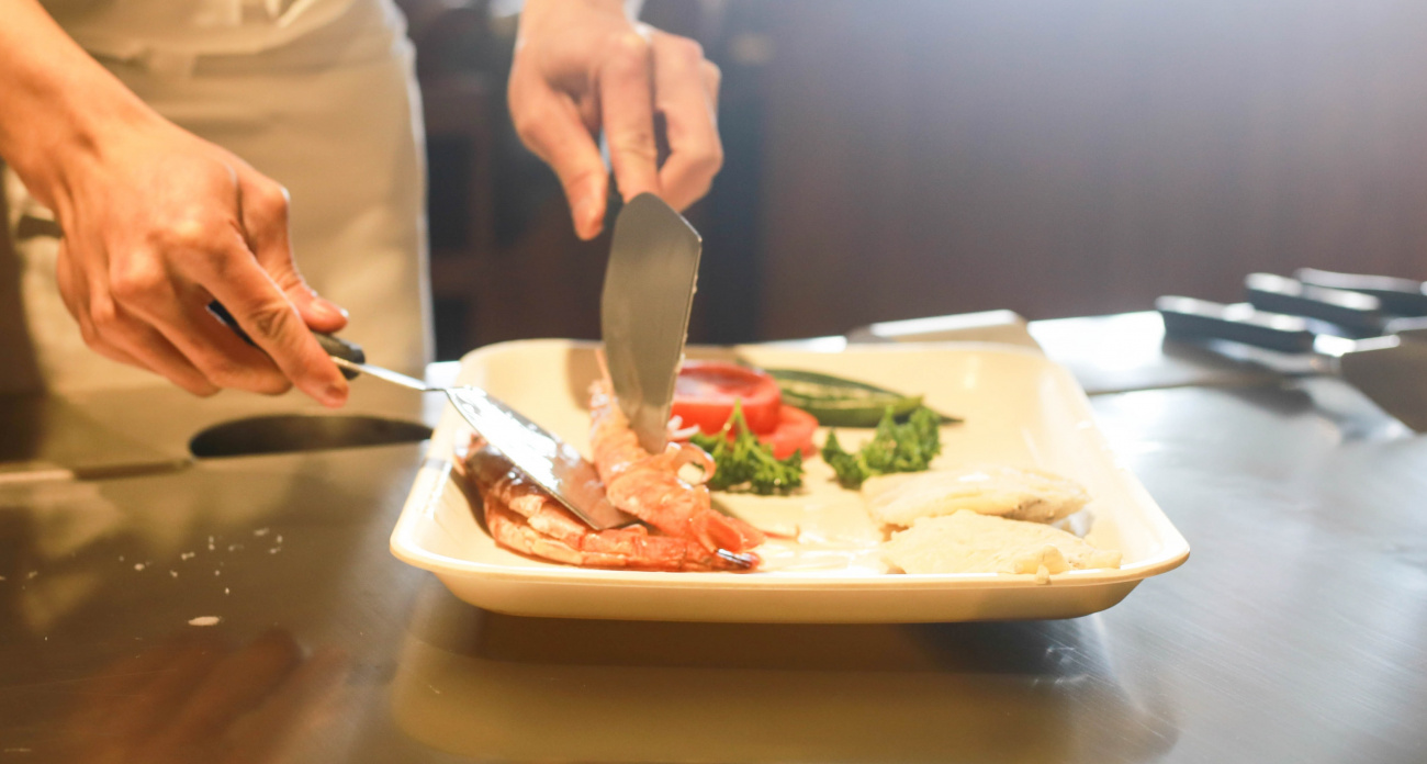 Снимают с продажи: опасных червей нашли в этой популярной у россиян рыбе