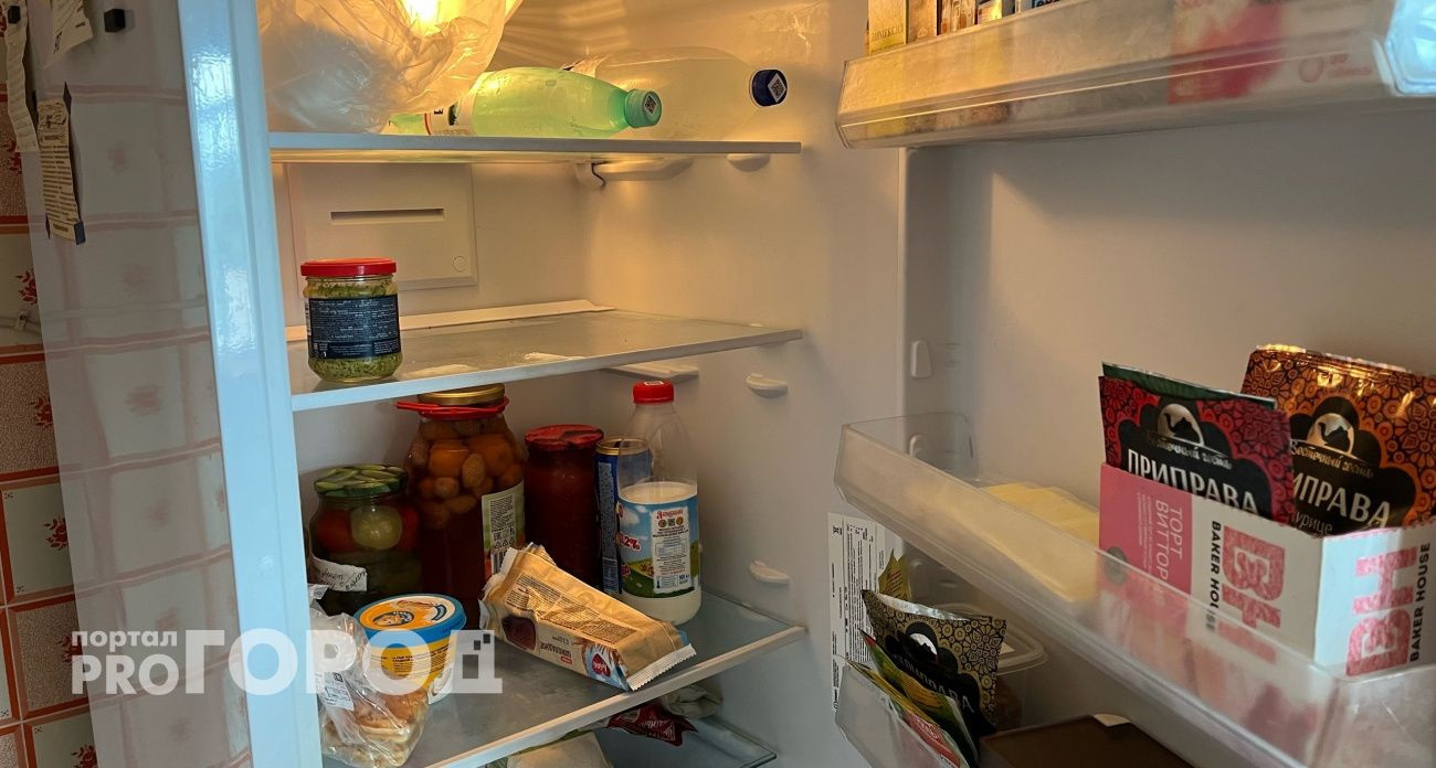 Становятся опасной отравой: никогда не храните эти 4 продукта в холодильнике