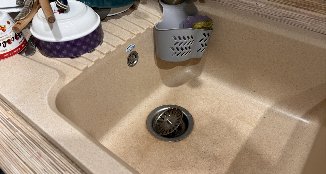 Эффективный засор вылетает со свистом: просто разрезаю пластиковую бутылку - о вантузе забыла