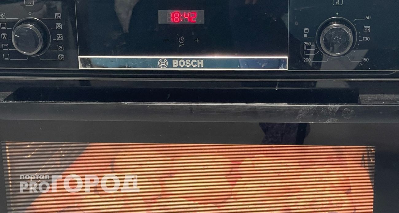 Стоит копейки, а отмывает даже нагар 20-летней давности: отчистить духовку теперь не проблема