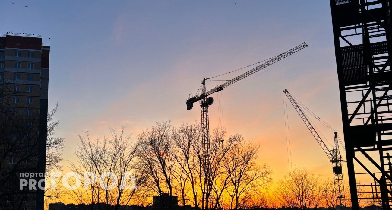 Рабочий упал с высоты без страховки в Марий Эл: кто за это заплатит