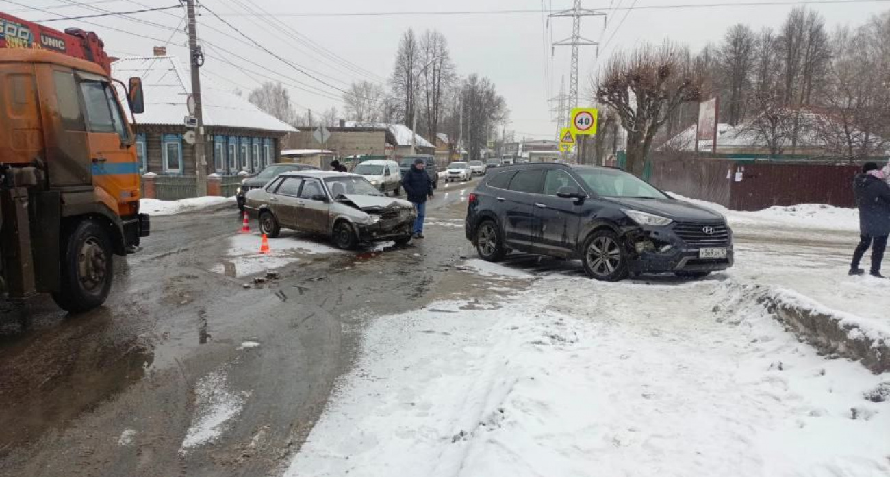 9-летняя девочка уехала в больницу после жесткой аварии в Йошкар-Оле