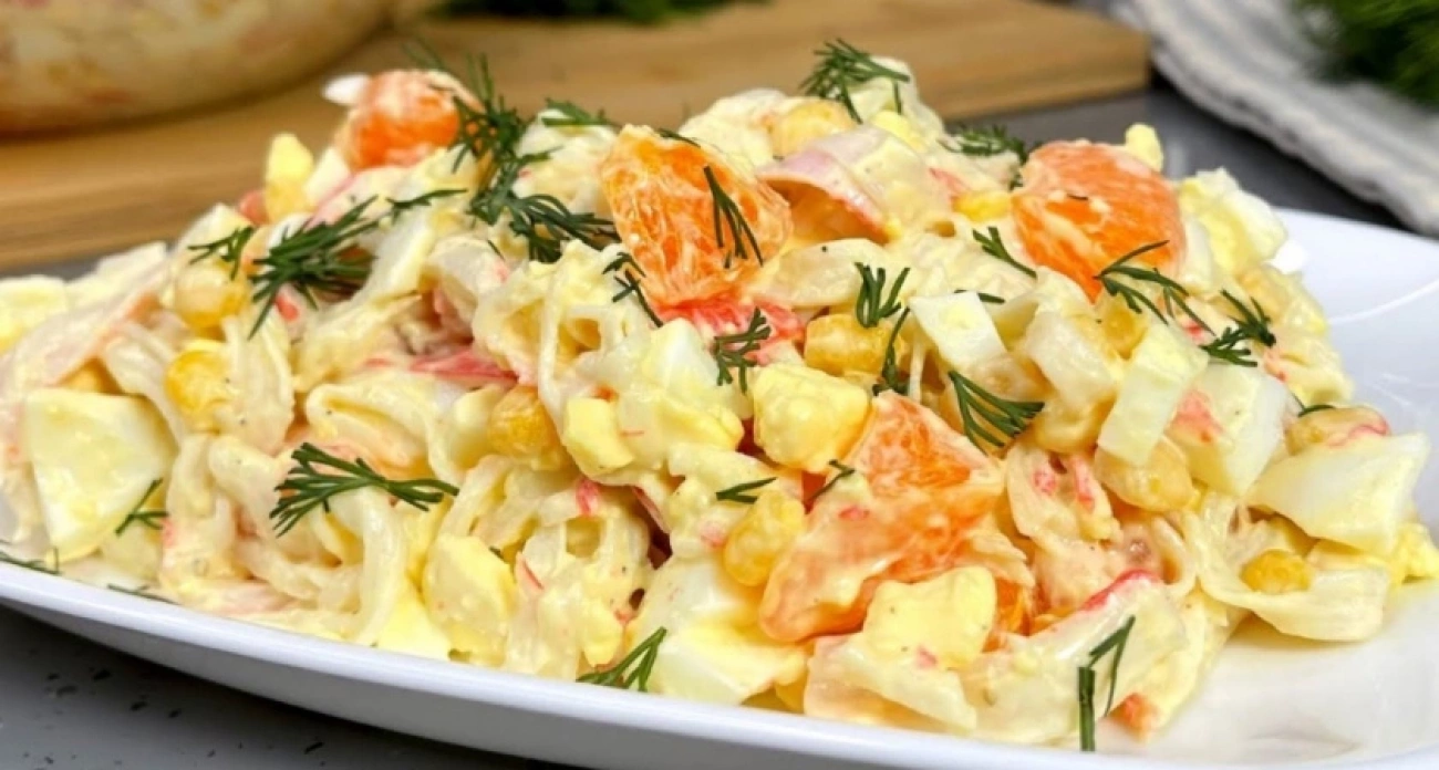 Аппетитный сюрприз на 8 марта: сочный салат с грибами и курицей