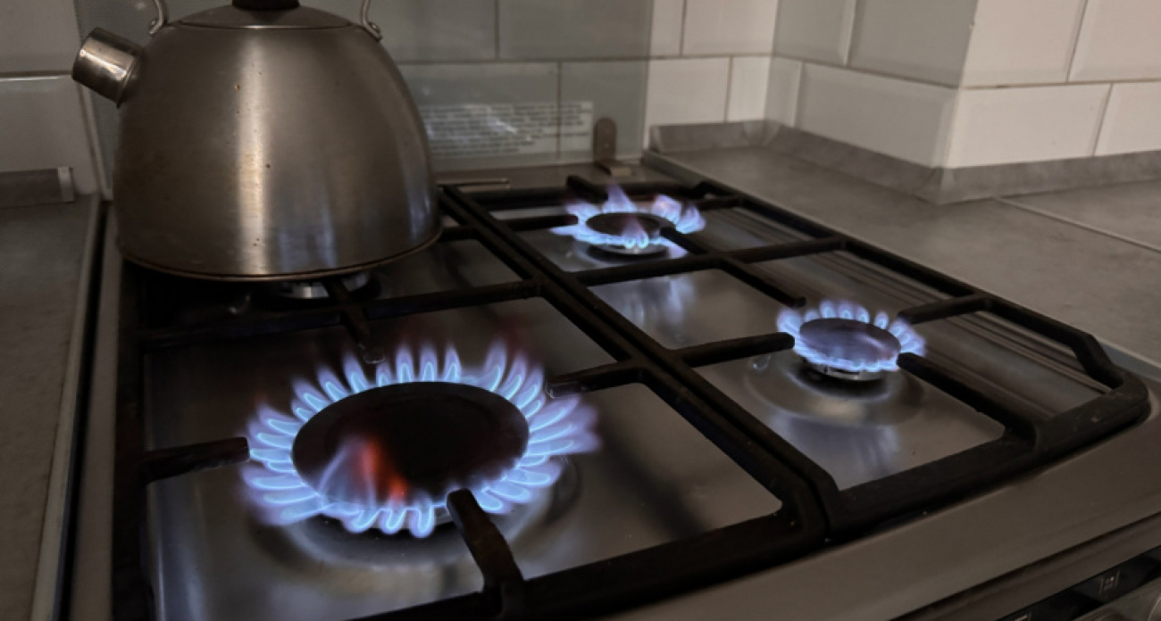 Чайник быстро отчистится от застарелой накипи: решение проблемы кроется в кожуре одного из овощей