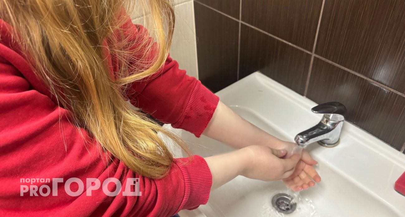 Ржавую воду с металлом пили жители Волжского района