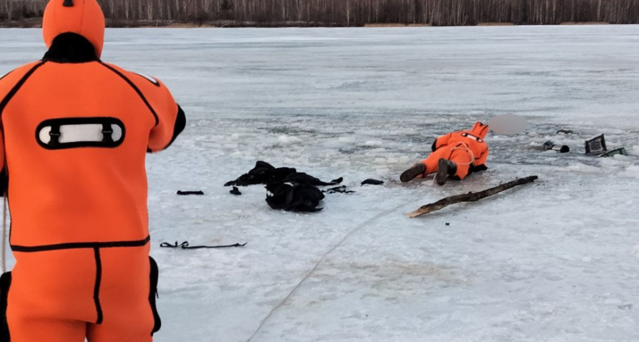 Двое рыбаков на снегоходе провалились под лед в Килемарском районе: один погиб