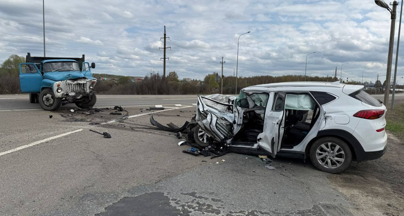 Три человека покалечились в жестком ДТП с грузовиком в Звениговском районе