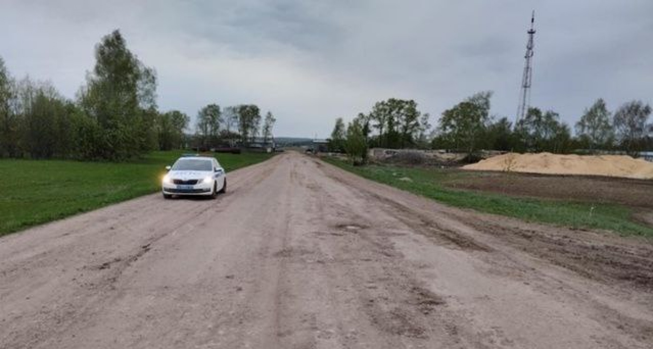 Пьяный парень на мопеде улетел с дороги: у него не было даже прав