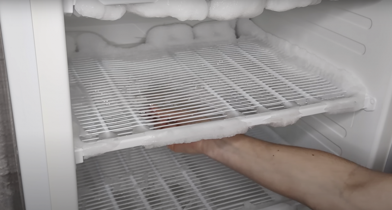 Холодильник часами больше не размораживаю: эта женская вещь справляется за считанные минуты