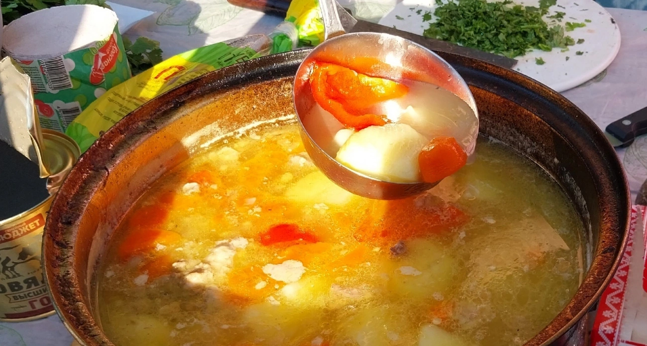 Исследователи выявили самый вредный суп: его готовят практически в каждой семье