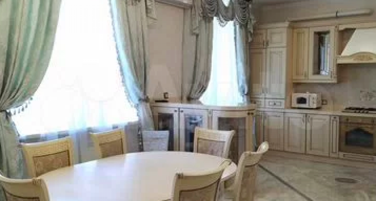 Две спальни, мебель и ипотека на 470 тысяч в месяц: роскошную квартиру за 35 млн продают в Йошкар-Оле