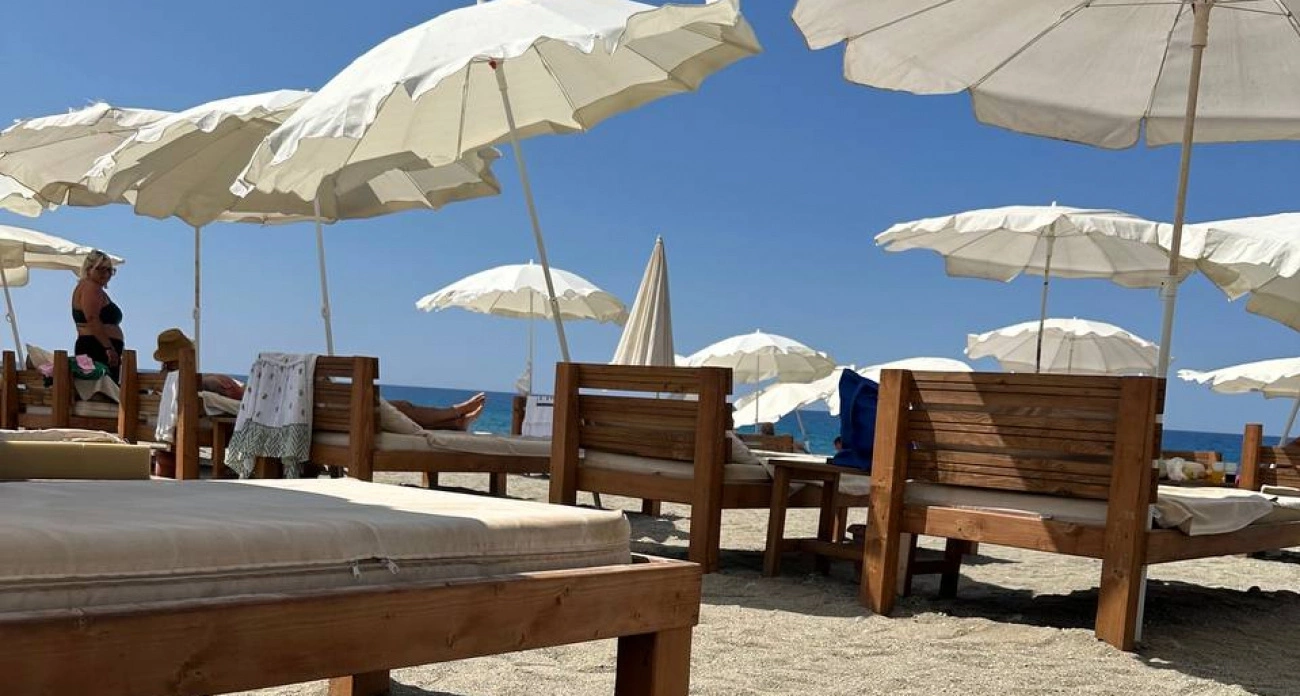 Этот российский курорт завоевывает признание в 2025 — кристальные пляжи и прозрачная вода, как на Мальдивах