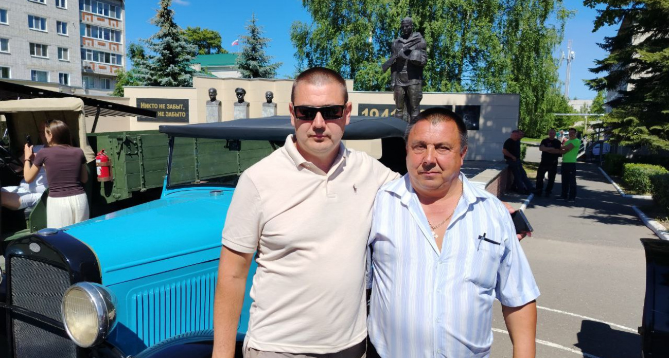 В поселке Новый Торъял проходит фестиваль «Торъяльский Fordson»: “В каждой машине есть своя душа”