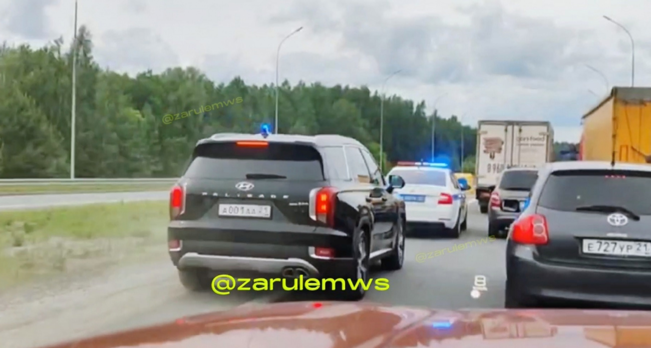 СМИ: в Марий Эл завели дело на кортеж главы Чувашии за езду по обочине