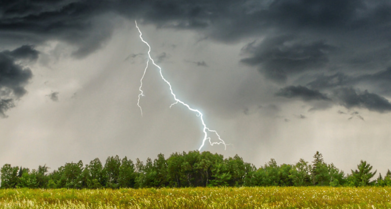В Марий Эл поступило экстренное предупреждение: ожидают грозу и град