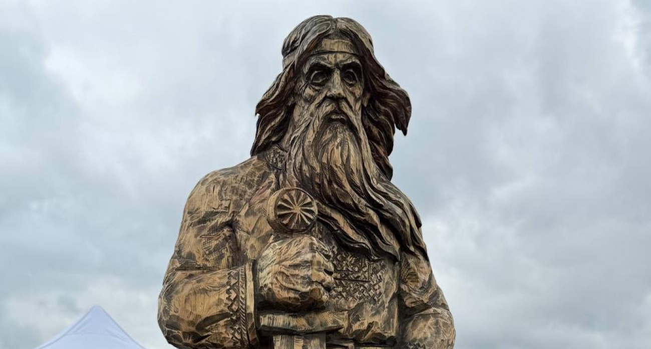 Легендарный марийский вождь из дерева победил на конкурсе скульптур в Йошкар-Оле