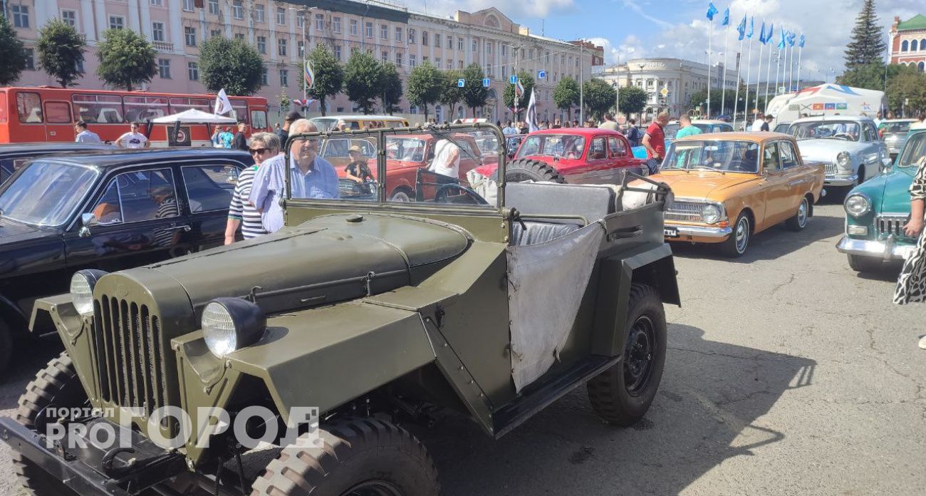 Десятки раритетных машин и мотоциклов с историей захватили сердце Йошкар-Олы