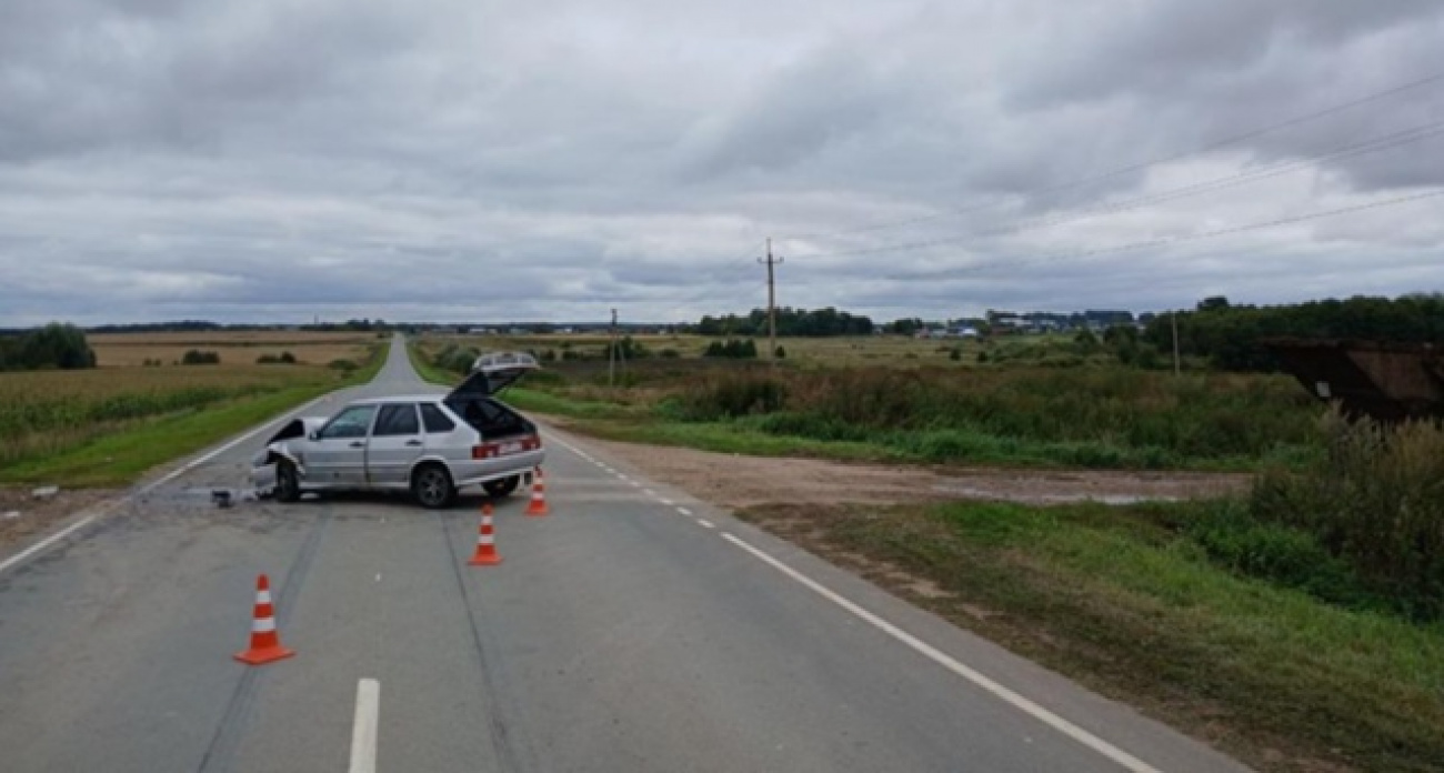 Трактор не уступил дорогу легковушке на марийской трассе: пострадала женщина