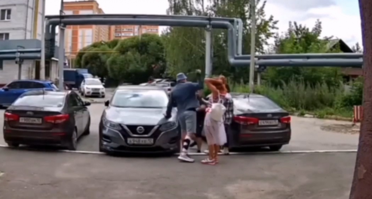 Прокуратура начала проверку после нападения неизвестного на семью с детьми в Йошкар-Оле