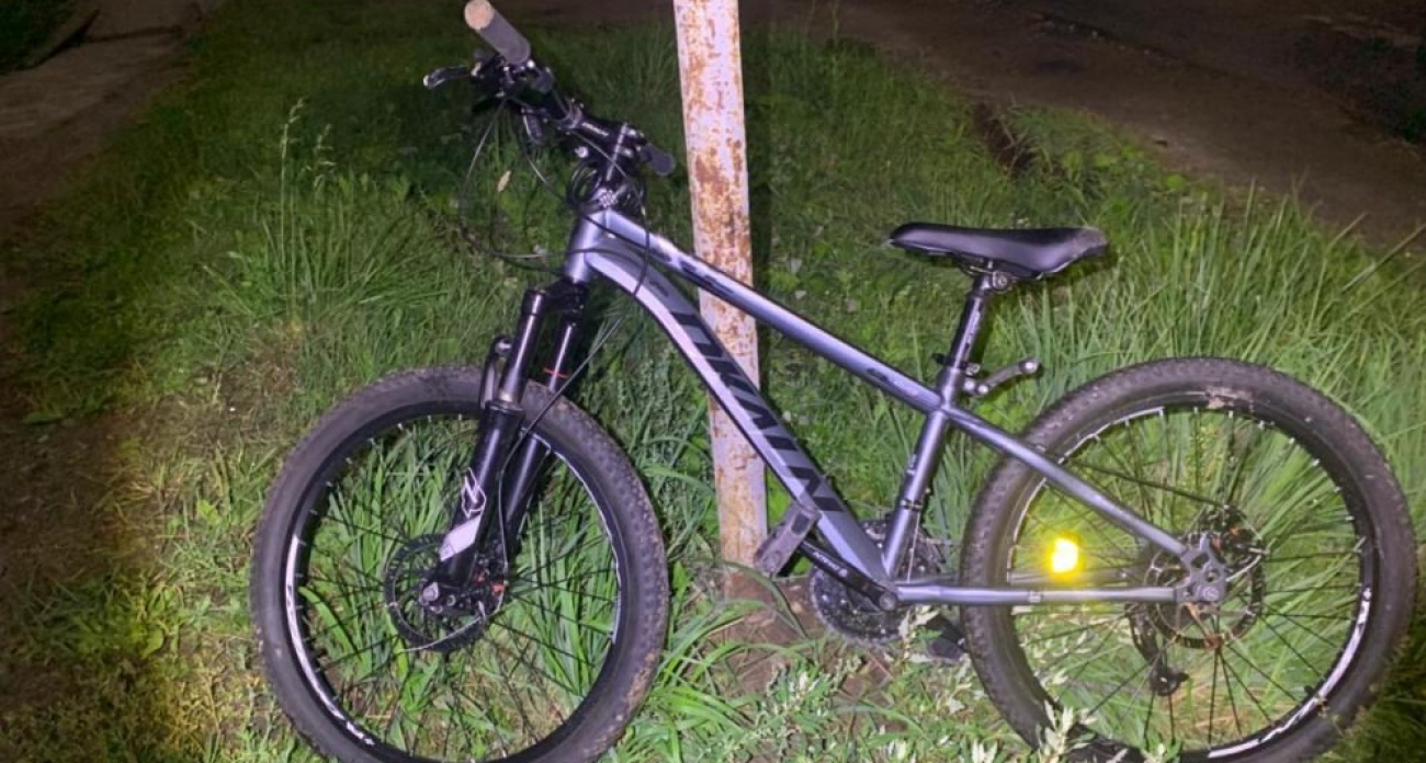 Changan протаранил 9-летнего мальчика, когда тот ехал на велосипеде по зебре в Медведево