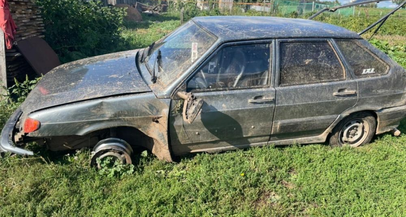 Легковушка вылетела с трассы и перевернулась в Моркинском районе