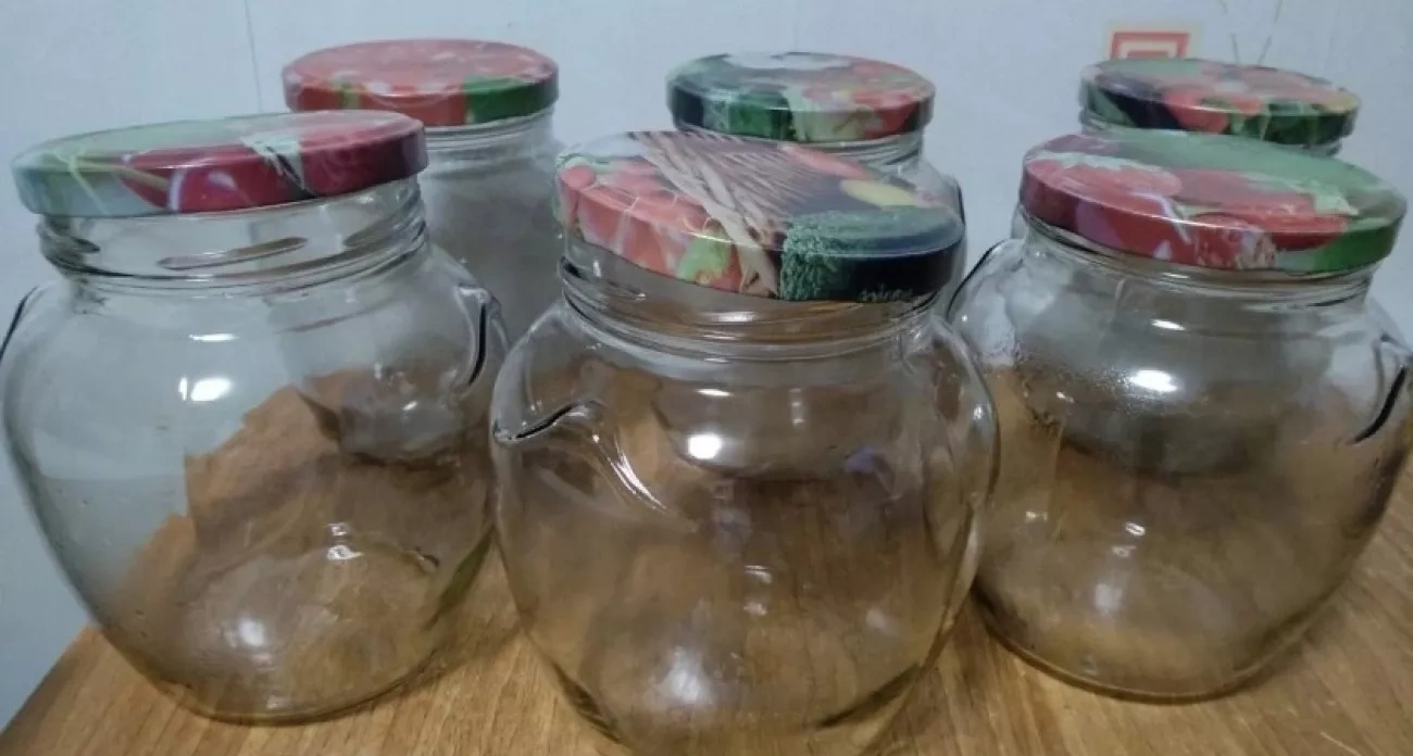 Забудьте про кастрюли и кипячение: революционный способ стерилизации банок за 2 минуты